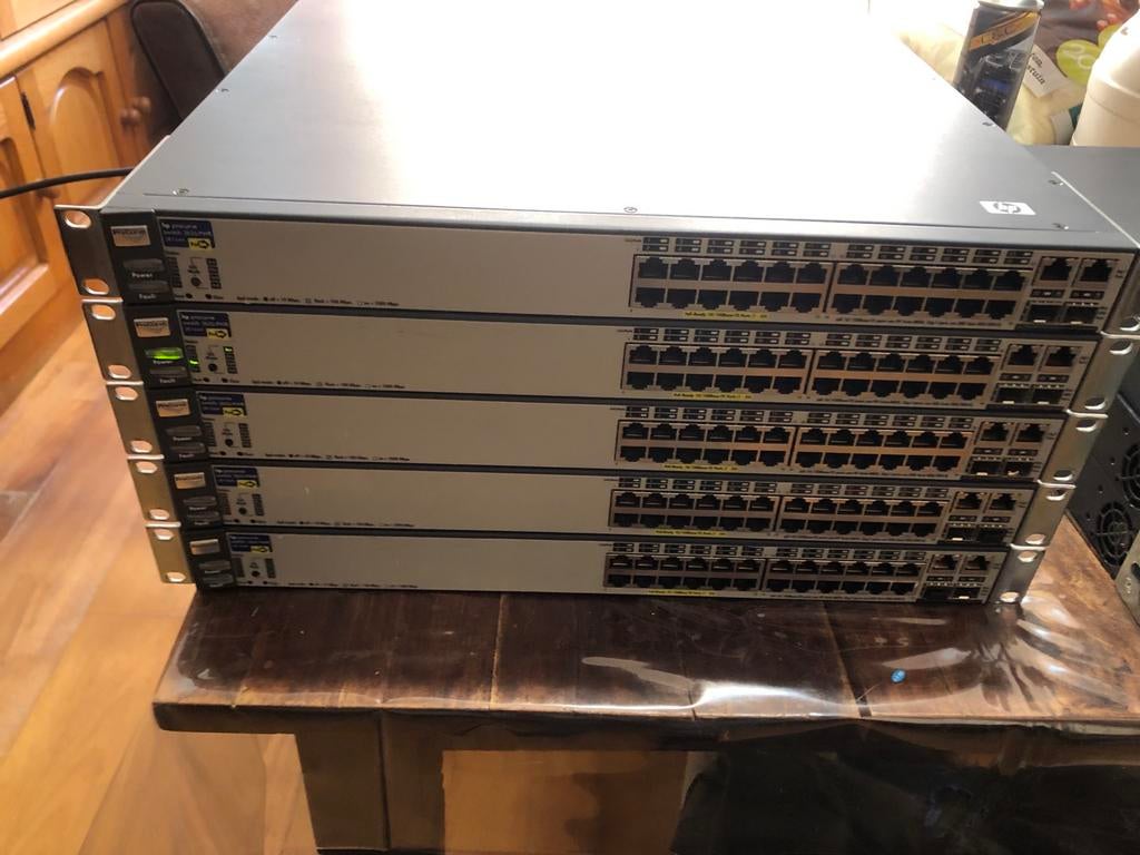 5x HP ProCurve Switch 2626-PWR J8164A (5 stuks), Computers en Software, Netwerk switches, Ophalen, Gebruikt