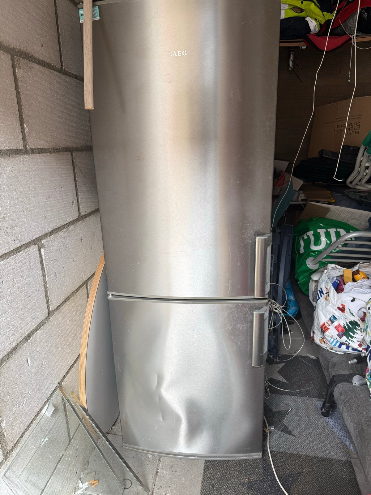 Defecte AEG koelkast met vriezer gratis ophalen, 200 liter of meer, 60 cm of meer, Met aparte vriezer, Niet werkend