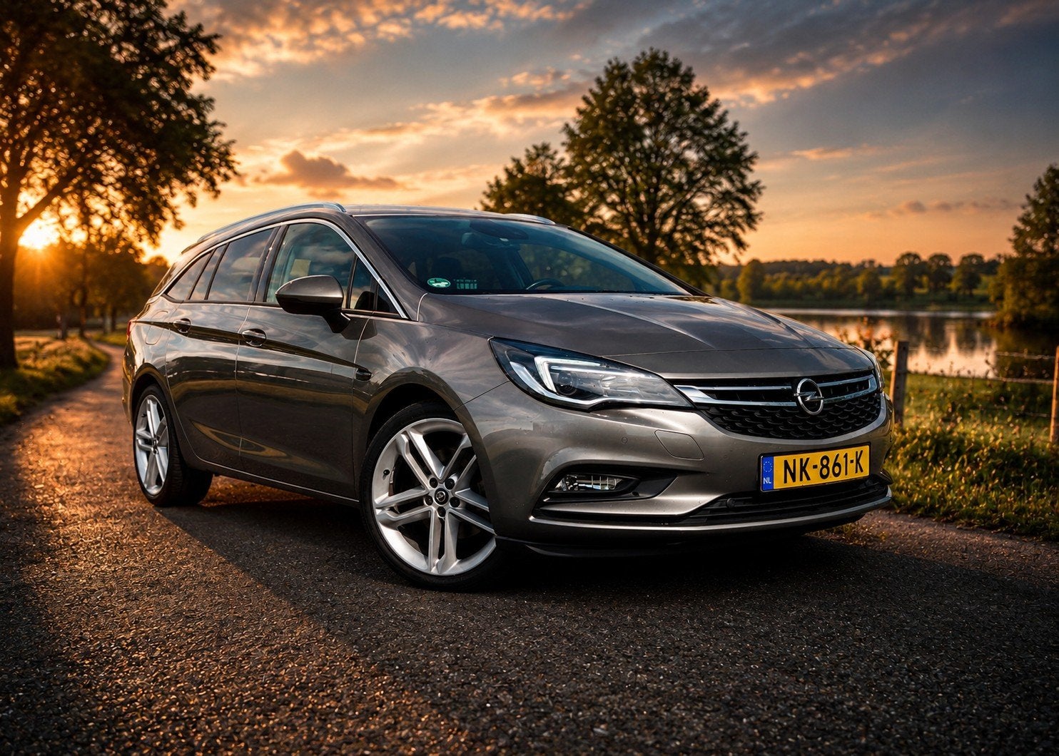 Opel Astra 1.4 Turbo 150pk Sports Tourer 2017, Voorwielaandrijving, Zwart, 4 cilinders, Bruin