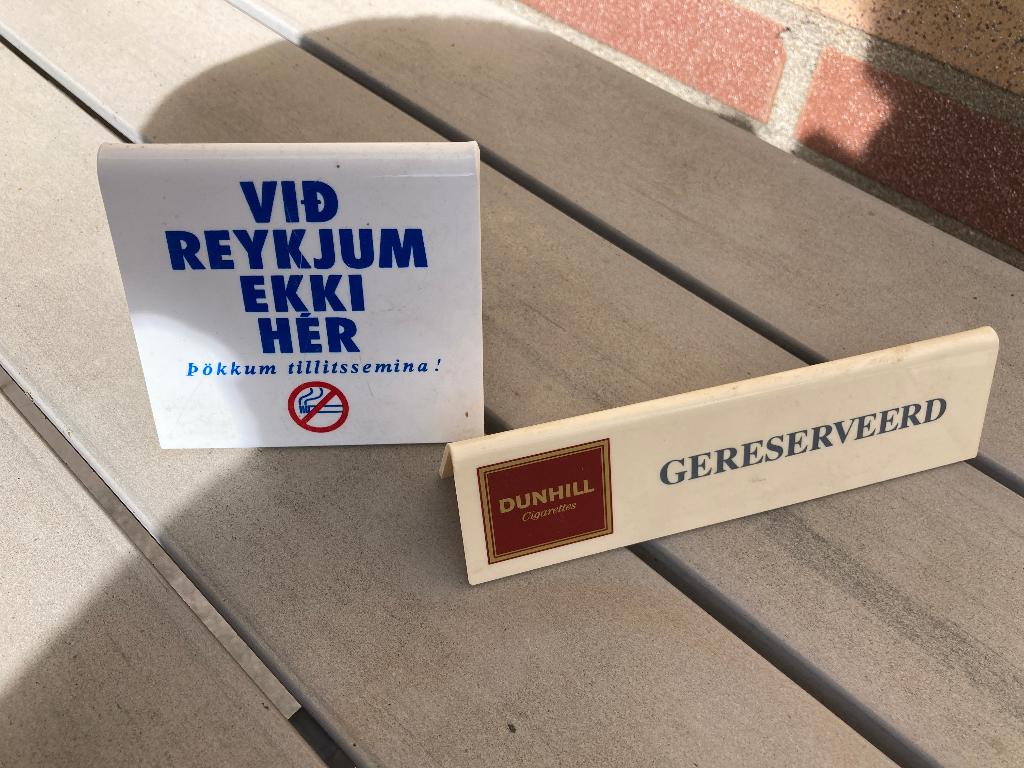 Tafelbordje Dunhill  - Tafelbordje Niet Roken IJsland, Ophalen of Verzenden, Zo goed als nieuw, Overige typen