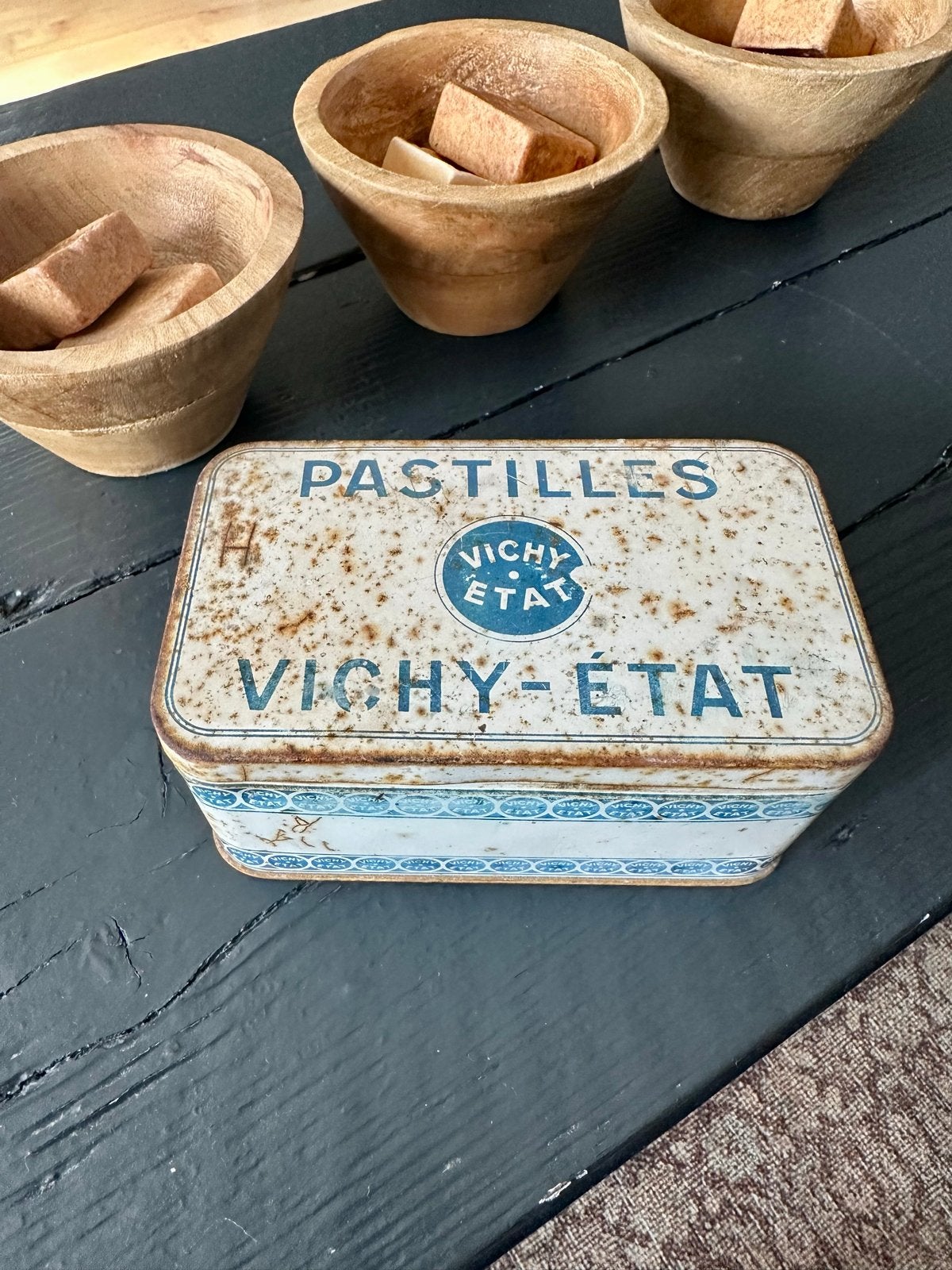 Vintage / brocant Vichy-État Pastilles blikken doosje, Ophalen of Verzenden