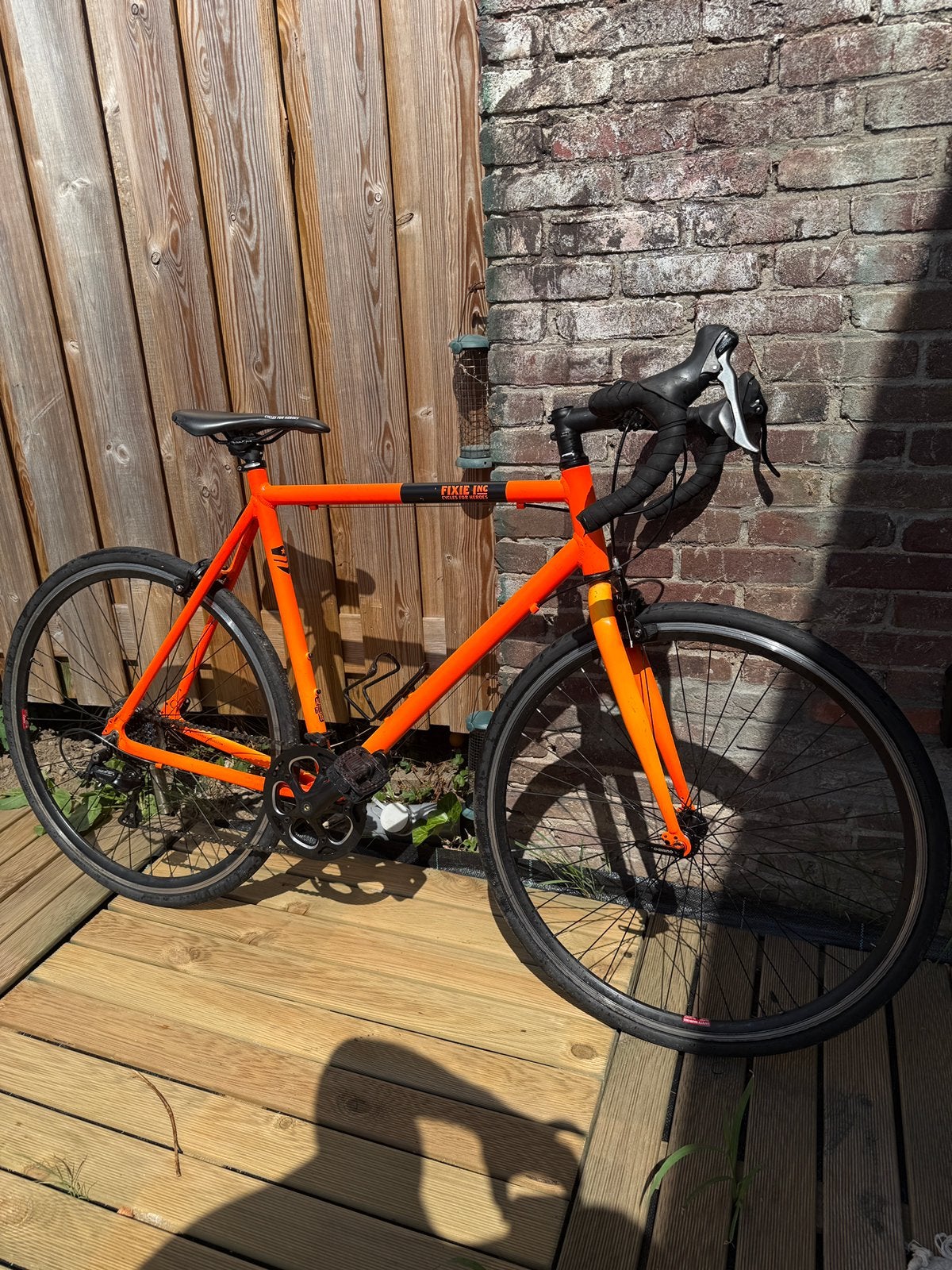 Oranje racefiets, zo goed, 28 inch, 10 tot 15 versnellingen, Velgrem, Aluminium