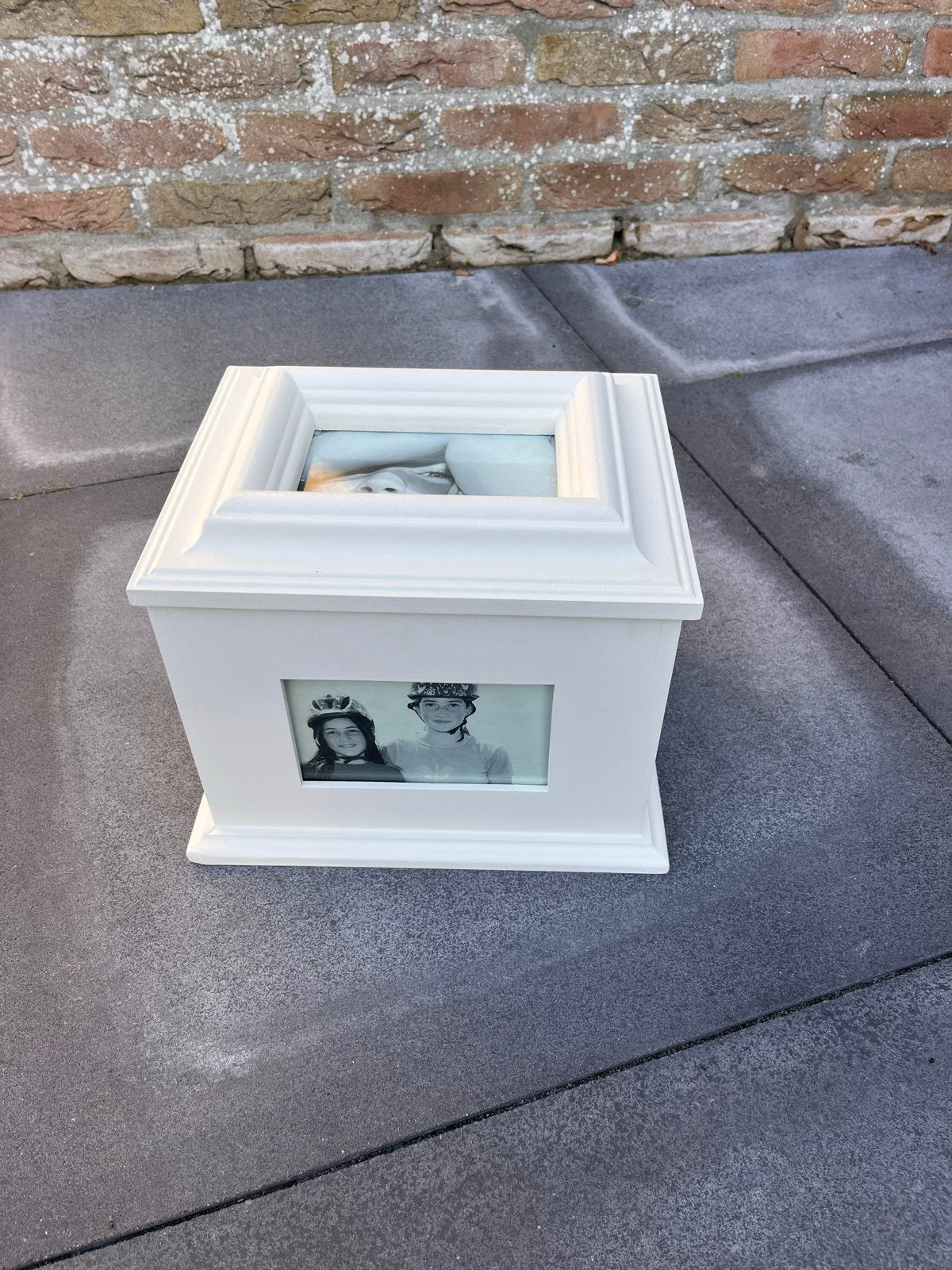 Witte fotobox met fotolijstjes en opbergvakken, Ophalen, Hout, Zo goed als nieuw, Modern