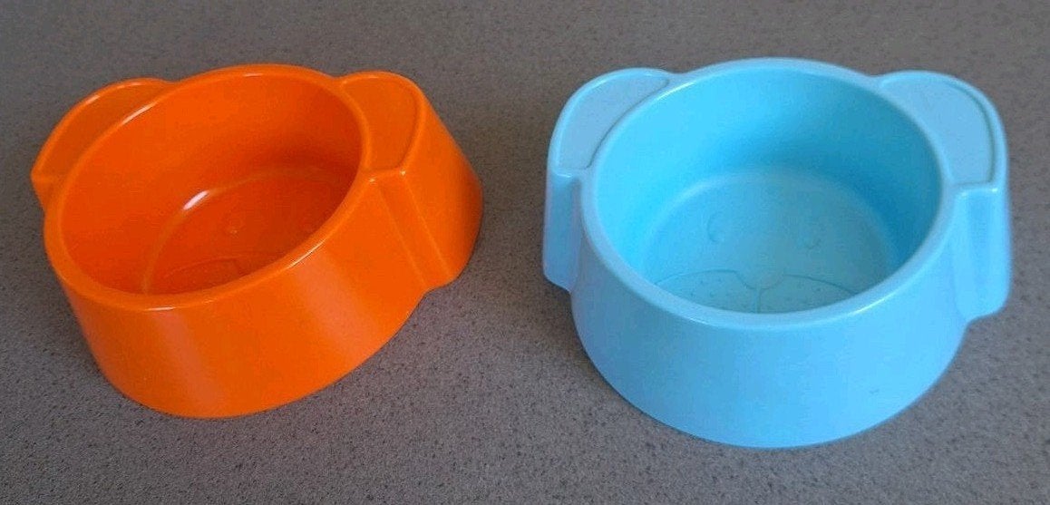 Voerbakjes voor hond of kat. Set van twee, Ophalen of Verzenden, Zo goed als nieuw