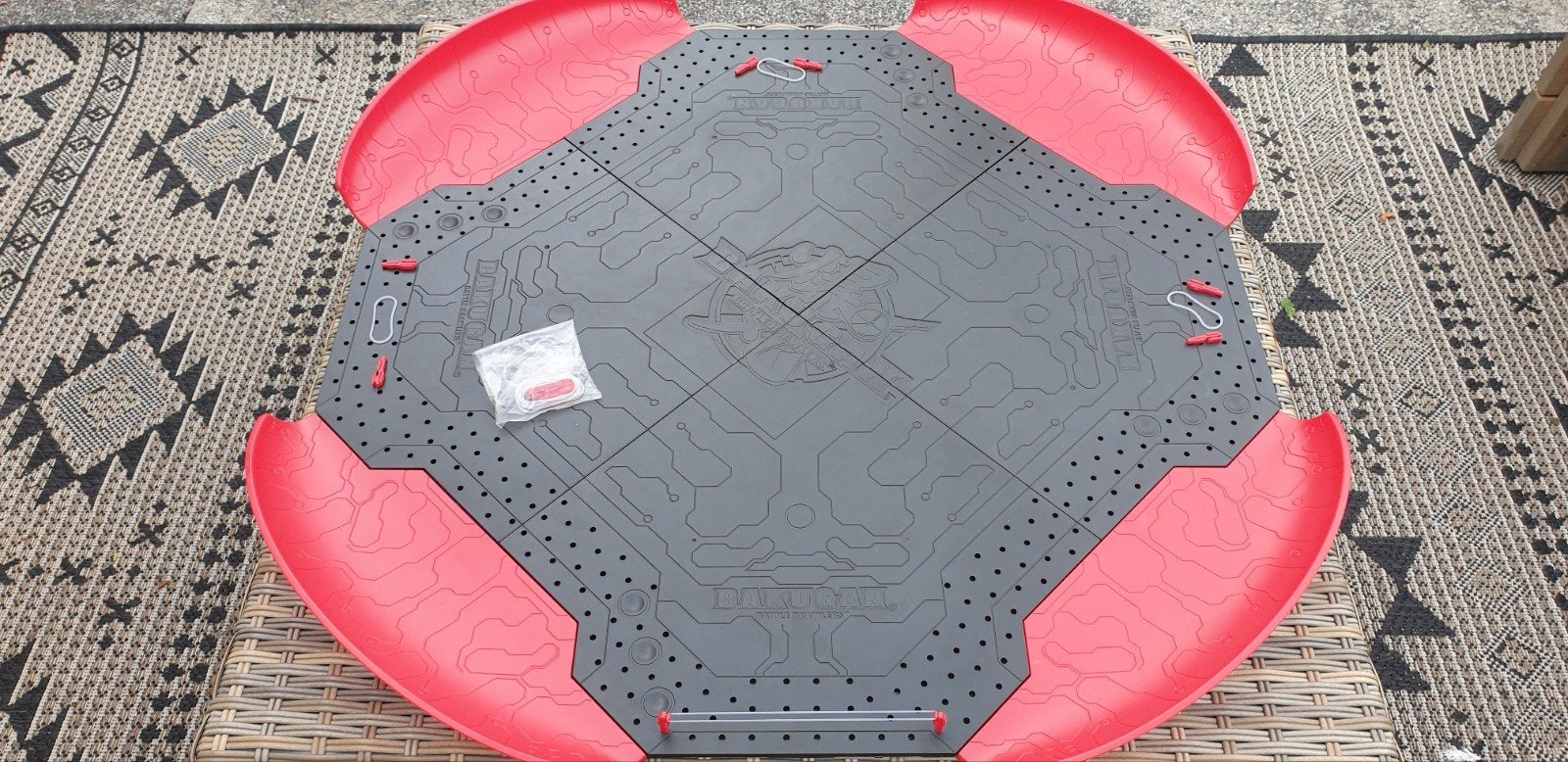 Bakugan Battle Arena met kaarten en opbergdoos, Ophalen of Verzenden, Gebruikt, Jongen of Meisje