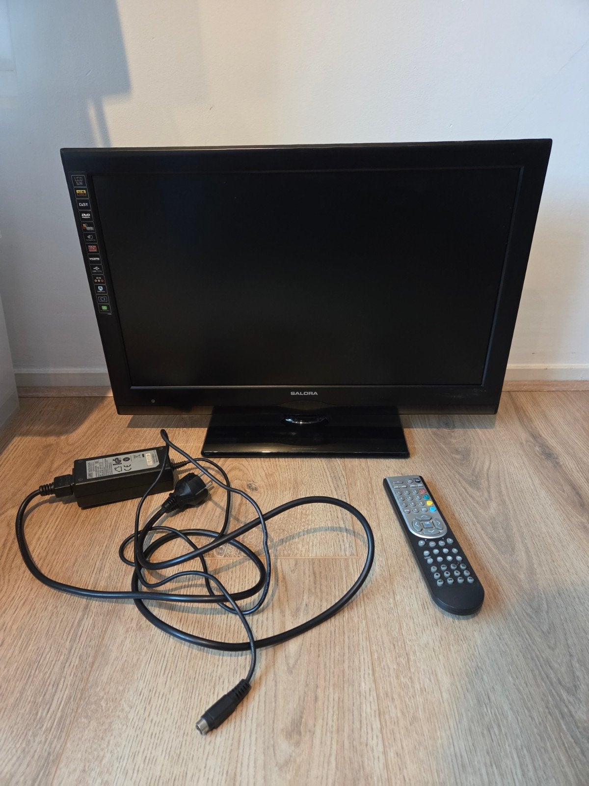 Salora 22 inch LED televisie, 50 Hz, 40 tot 60 cm, Full HD (1080p), Ophalen