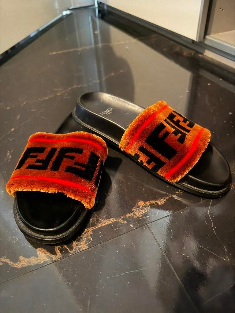 Fendi Slippers, Ophalen of Verzenden, Zo goed als nieuw