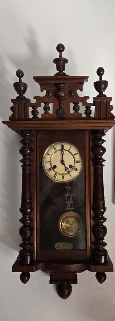 Antieke houten wandklok met slinger, Antiek en Kunst, Antiek | Klokken, Ophalen of Verzenden