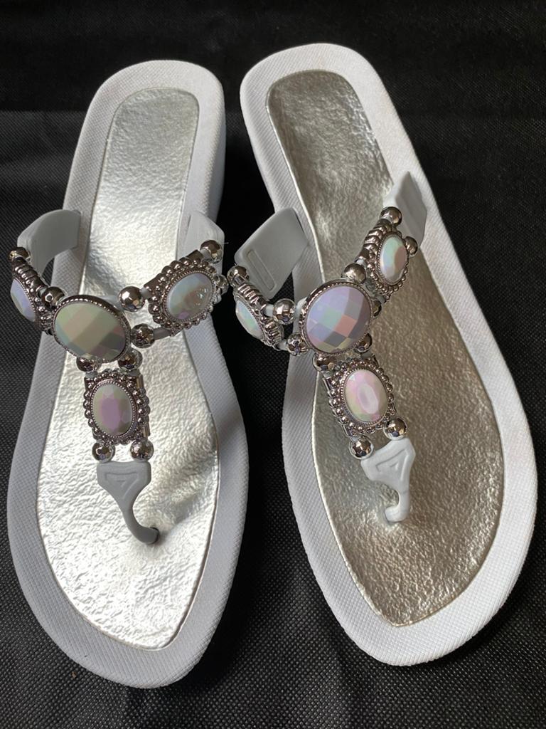 Italiaanse slippers met steentjes maat 40, Ophalen of Verzenden, Zo goed als nieuw