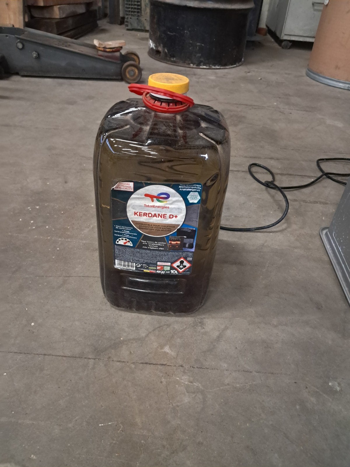 Zibro Kamin Petroleumkachel met 10L Kerdane D+, Ophalen, 30 tot 80 cm, Gebruikt, Kachel