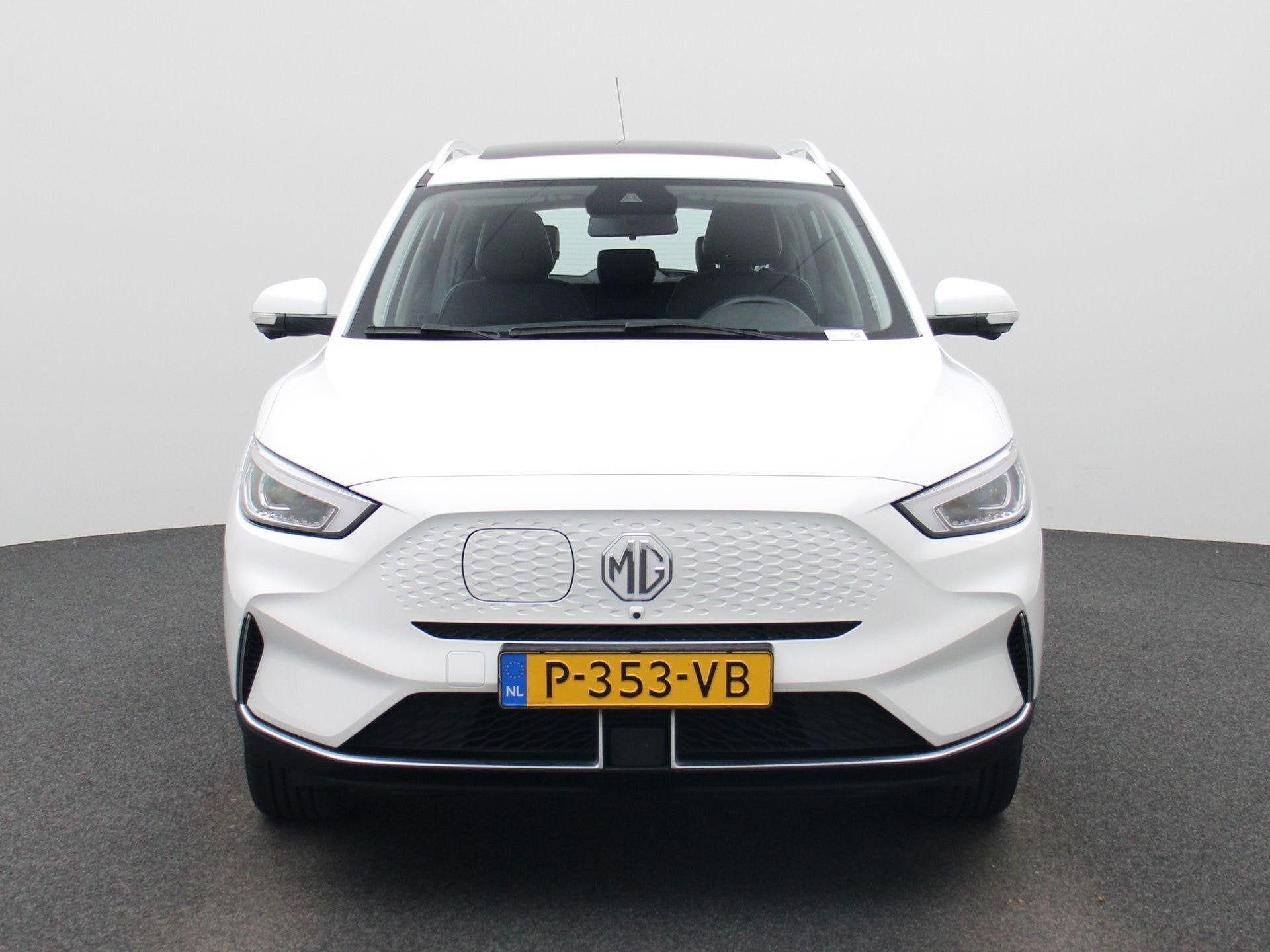 MG ZS EV Standard Range Luxury 50 kWh, Auto's, MG, 12 maanden, Gebruikt, ZS, Wit