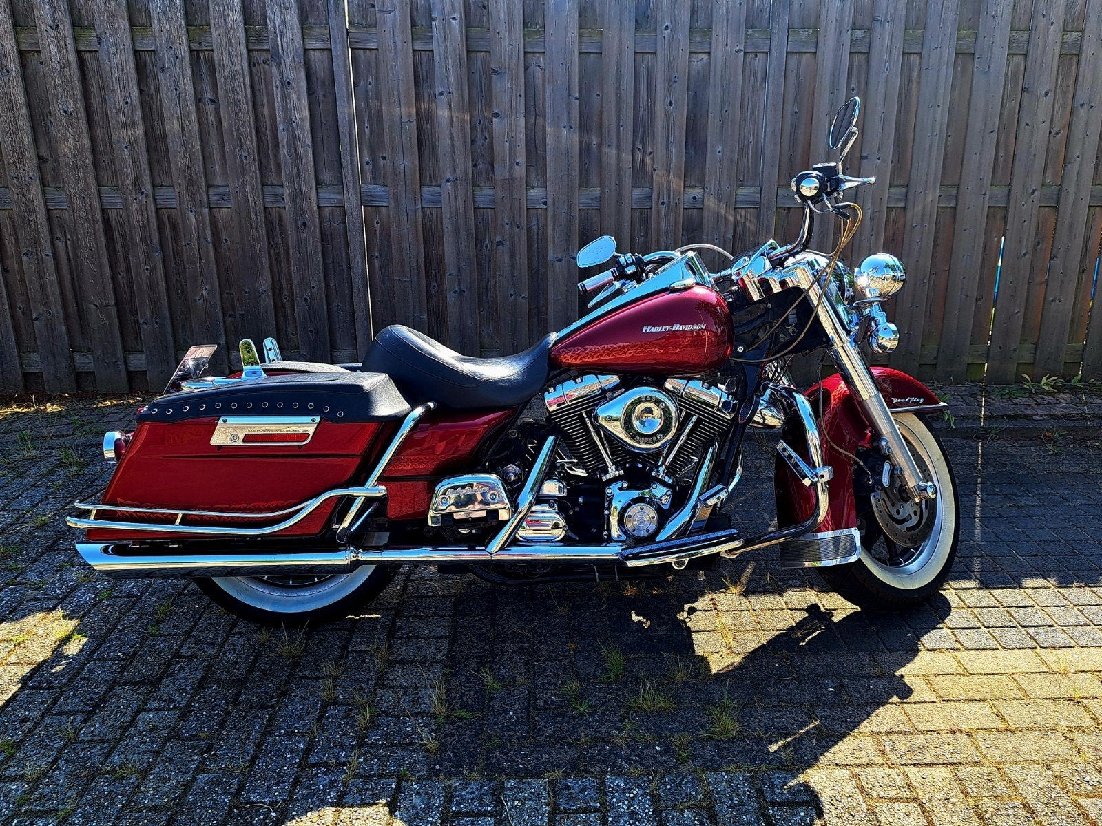 Mooie rode Harley Davidson FLHR Road King (bj 2001), Particulier, Toermotor