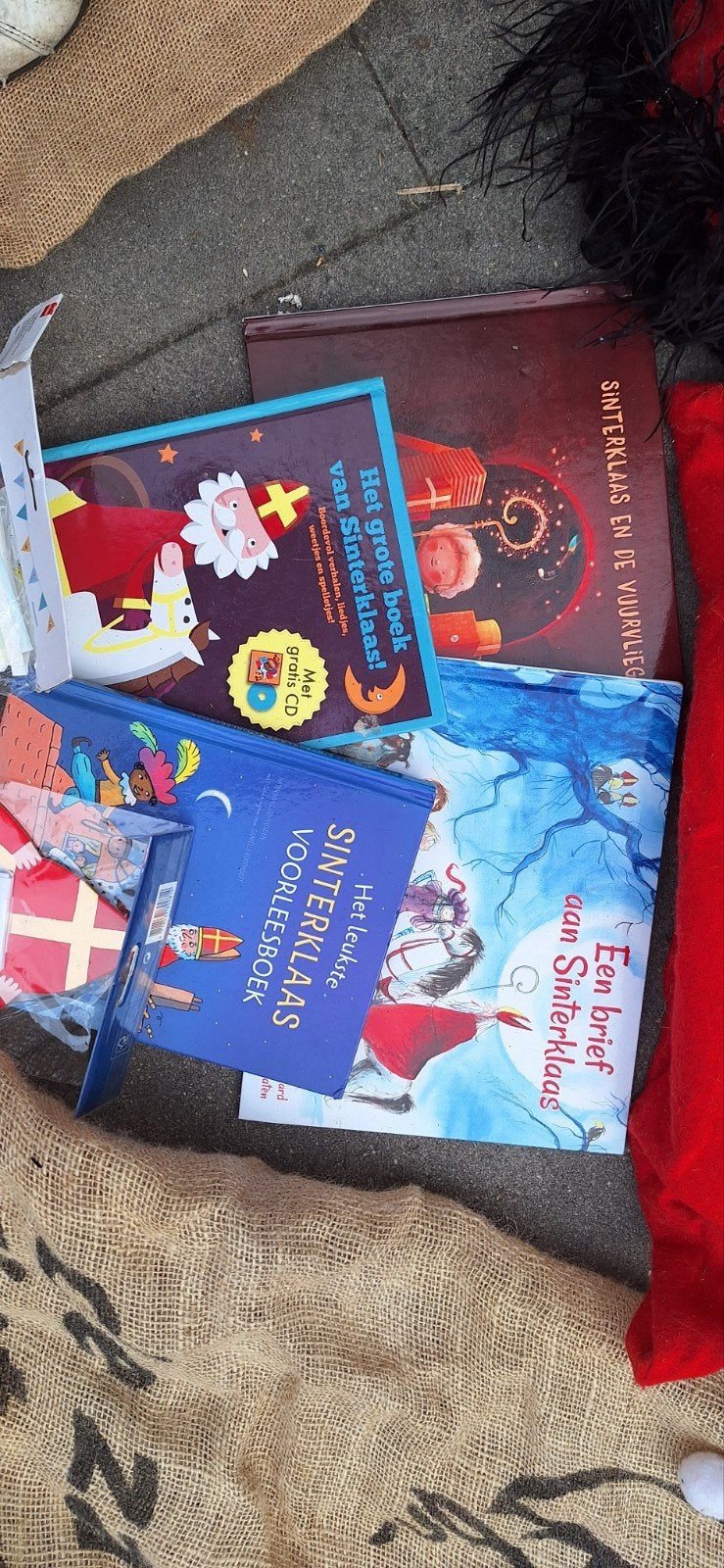 Sinterklaas en zwarte Piet, Ophalen of Verzenden, Gebruikt