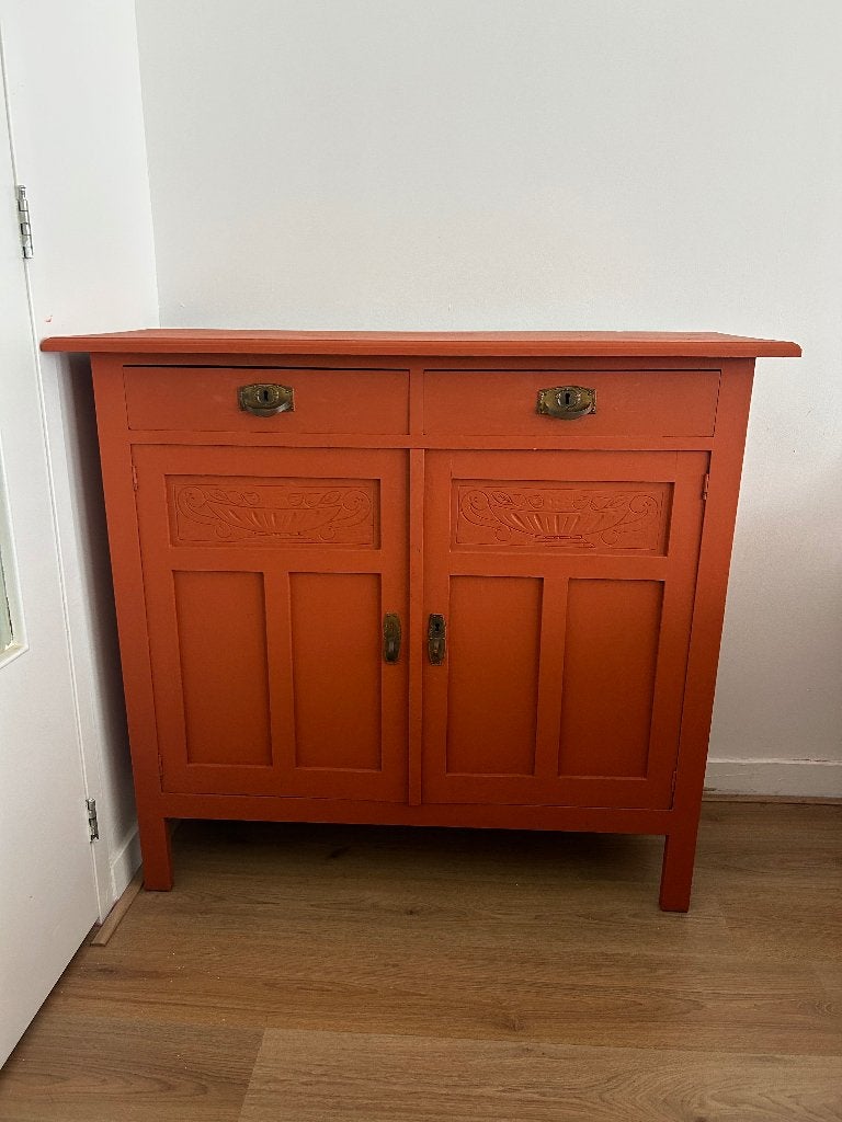 Oranje / terracotta houten kast, Ophalen, Gebruikt