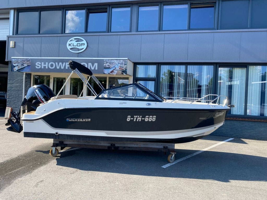 Quicksilver 555 Bowrider met Mercury 80 pk - bouwjaar 2025, Watersport en Boten, Ophalen, 36 cm, Viertaktmotor, 70 tot 120 pk
