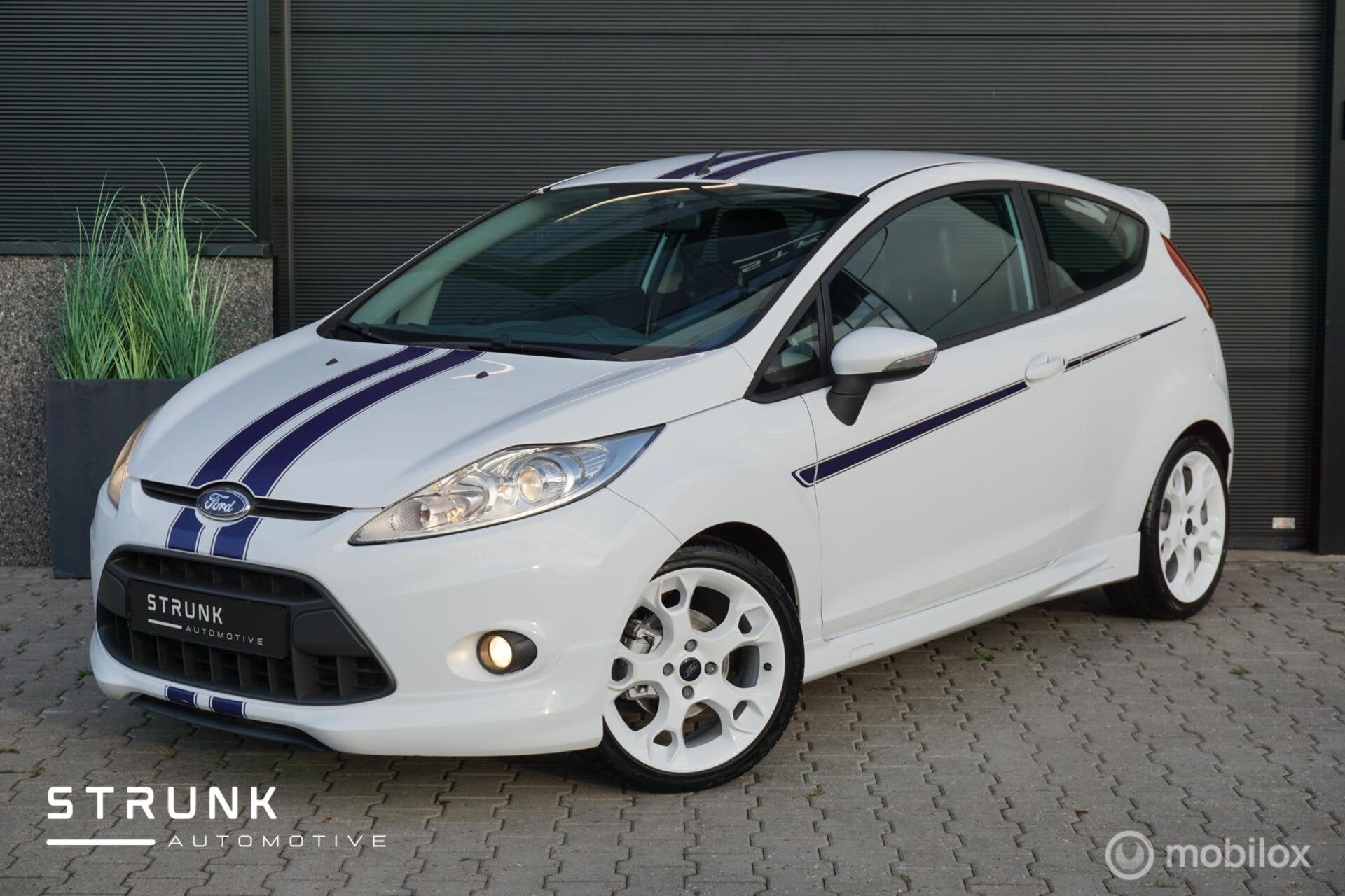 Ford Fiesta 1.6 Metal ST 135 PK Airco Leer LMV, Auto's, Gebruikt, 4 cilinders, Wit, Leder