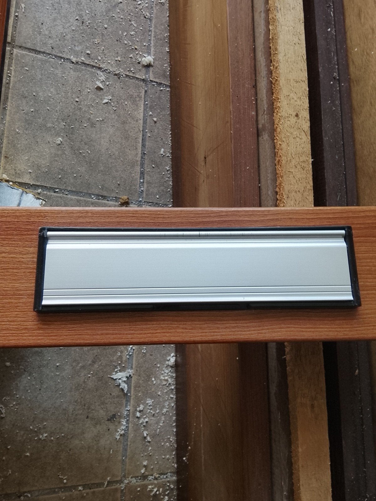 brievenbusopening met 2 kleppen en borstel., Ophalen, Brievenbusklep, Aluminium, Zo goed als nieuw