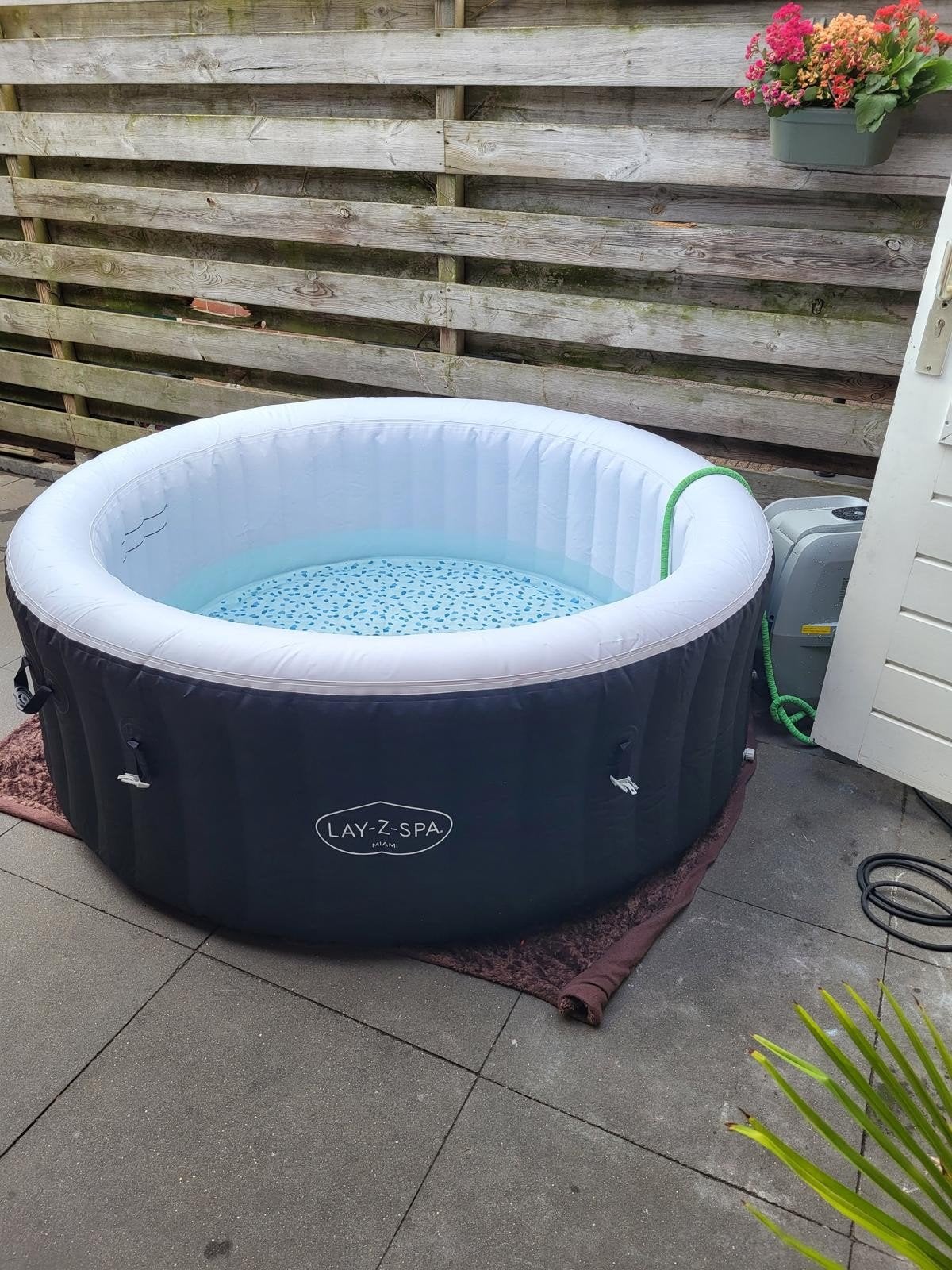 Lay-Z-Spa Miami opblaasbare jacuzzi met pomp, Ophalen, Gebruikt, Pomp, Opblaasbaar