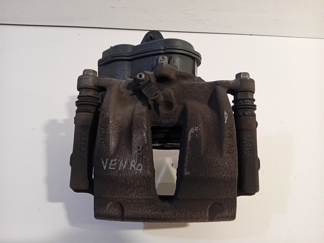 Remklauw rechts achter Audi Q7, Onderdelen@venauto.nl, Van der Ven Autorecycling B.V., Gebruikt, Ettenseweg 76, 4706 PB Roosendaal, The Netherlands