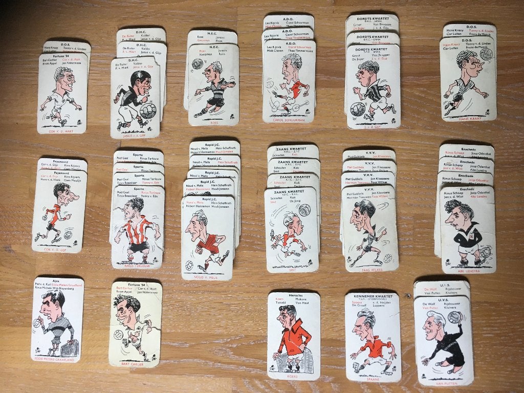 Dick Bruynestein voetbalkaartjes uit de jaren "50, Maat XS of kleiner, Ophalen of Verzenden, Gebruikt, Overige typen