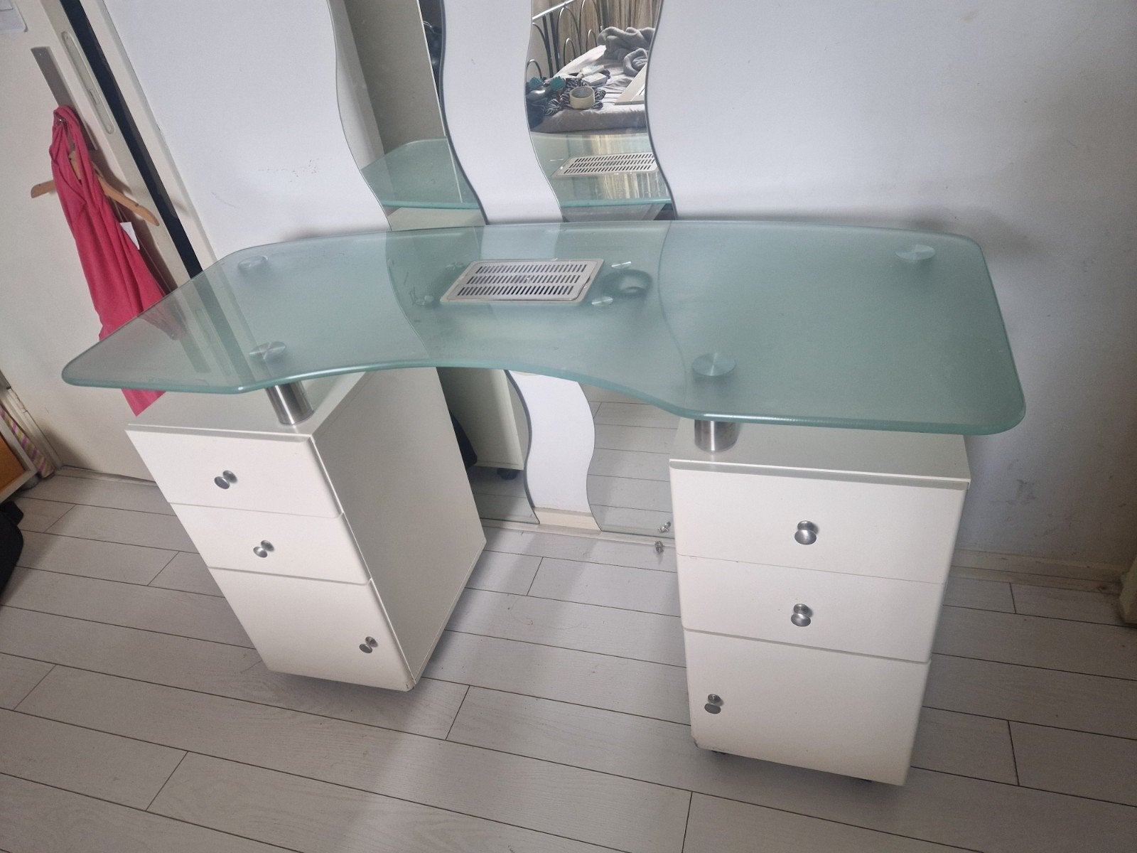 Nageltafel met afzuiging en lades, Ophalen, Gebruikt, Glas, Minder dan 100 cm