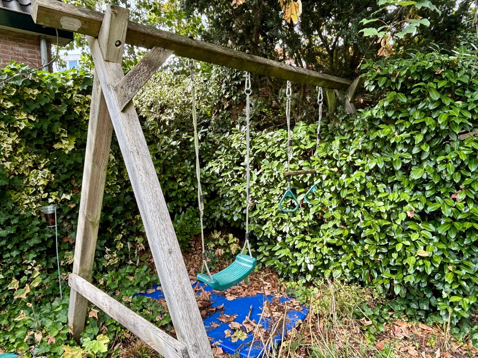 Schommel met degelijk houten frame, Ophalen, Gebruikt