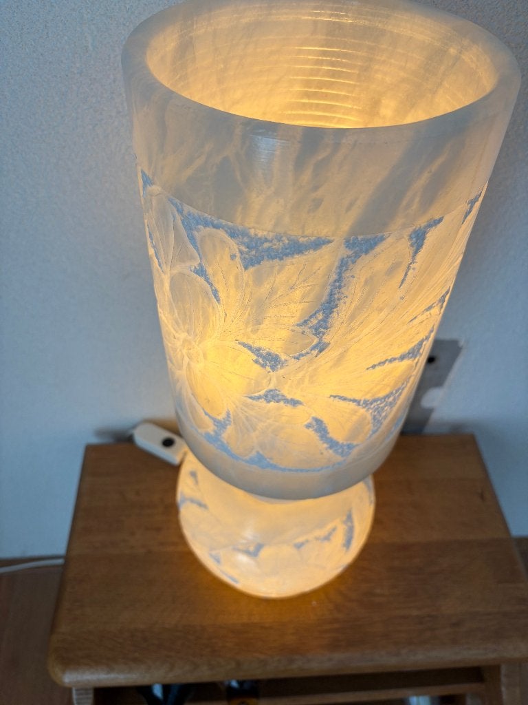 Vintage handgesneden tafellamp, Huis en Inrichting, Overige materialen, Vintage, Ophalen of Verzenden, Zo goed als nieuw