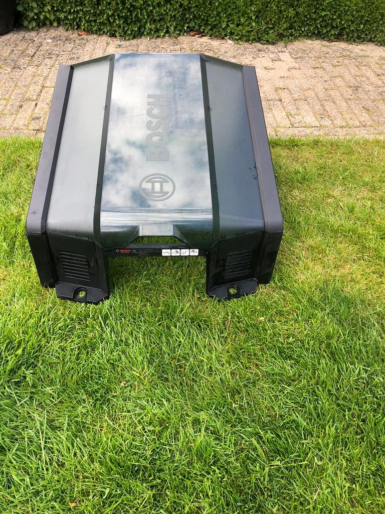 Garage Bosch robot maaier, Ophalen of Verzenden, Gebruikt