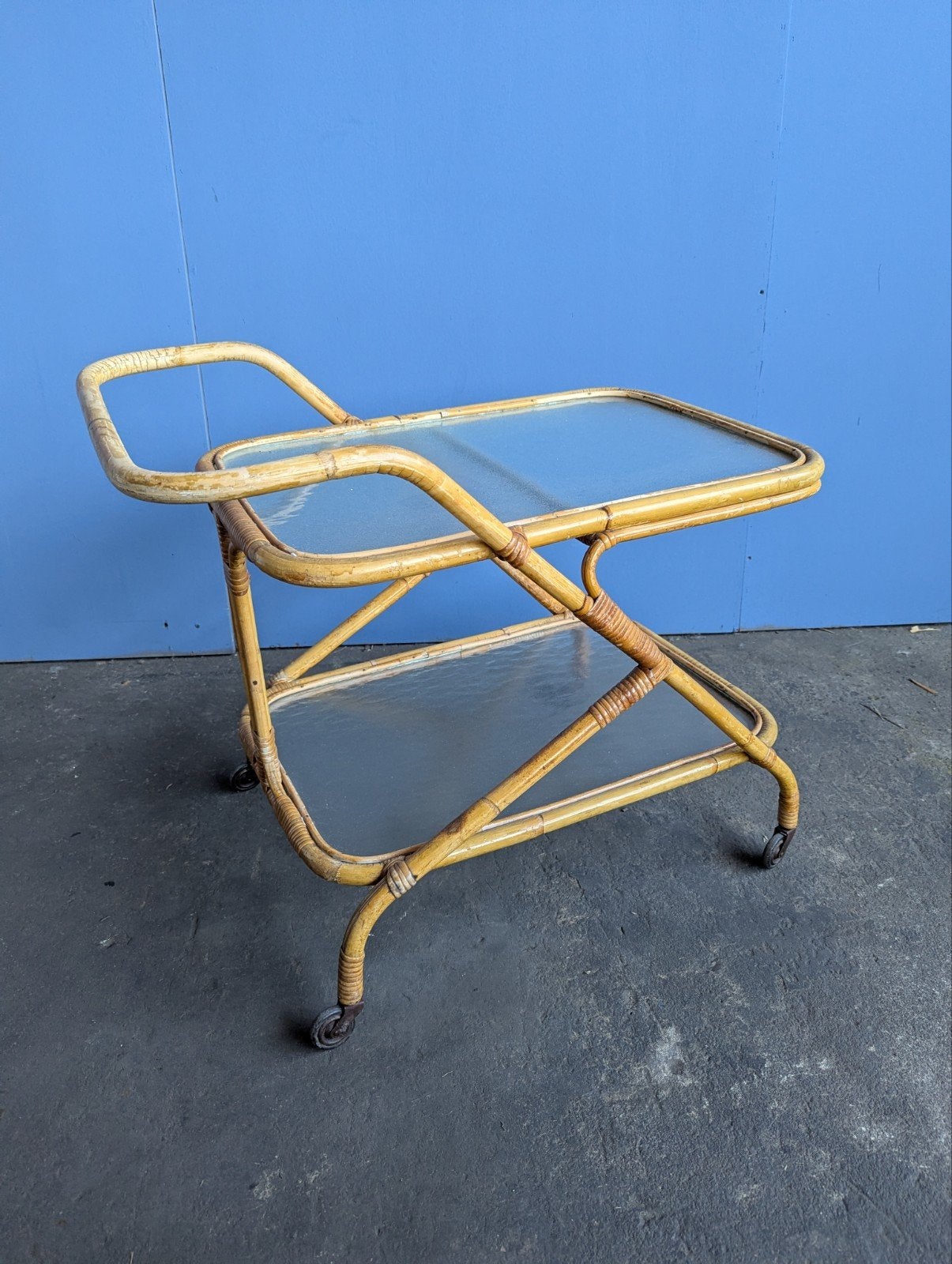 Rotan vintage serveerwagen/ bar cart, Huis en Inrichting, Ophalen of Verzenden, Gebruikt