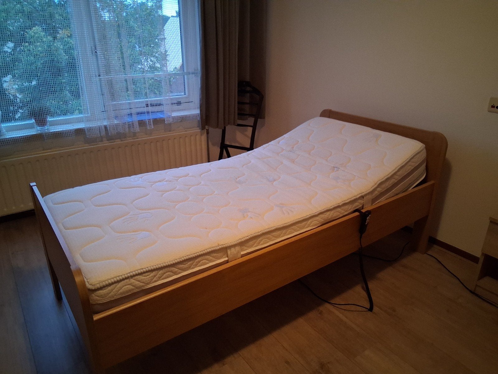 seniorenbed 180x90cm verstelbaar, Huis en Inrichting, Ophalen, Verstelbaar, 90 cm, Eenpersoons