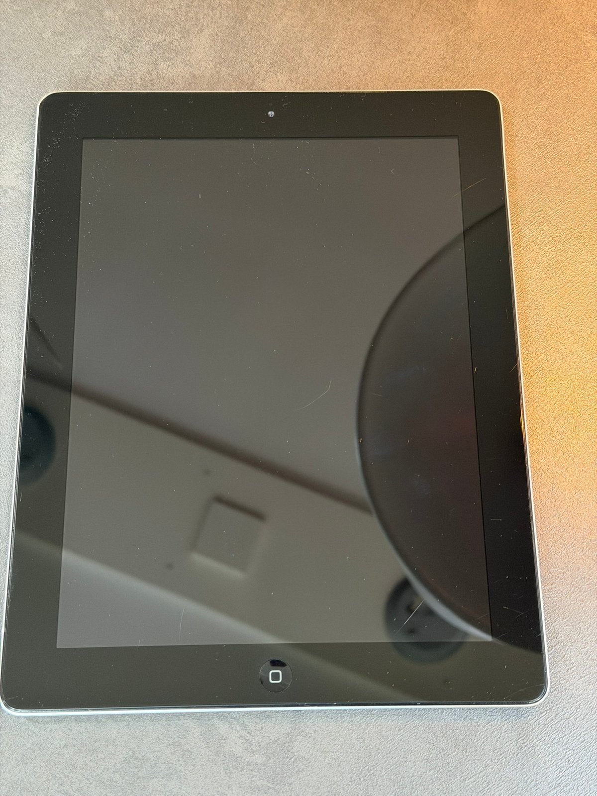 Apple iPad 2e generatie met Logitech toetsenbord, 10 inch, Gebruikt, 32 GB, Apple iPad