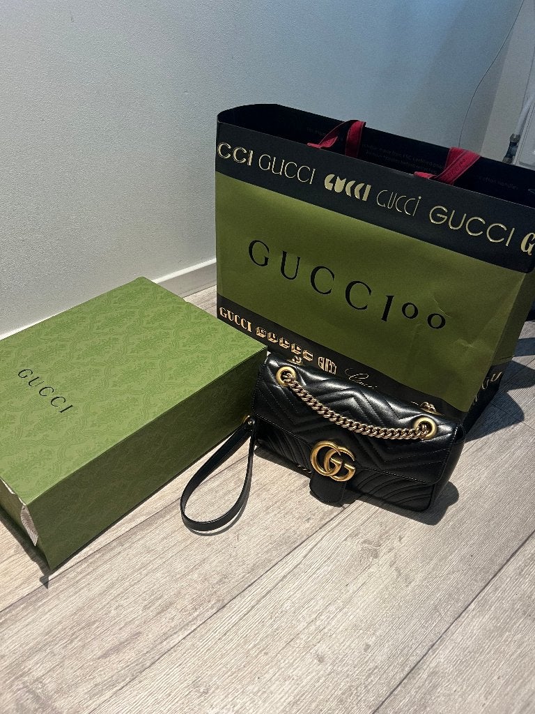 (Med) Gucci GG Marmont + Originele Bon & Tas| Nieuwstaat, Ophalen, Zo goed als nieuw, Zwart, Schoudertasje