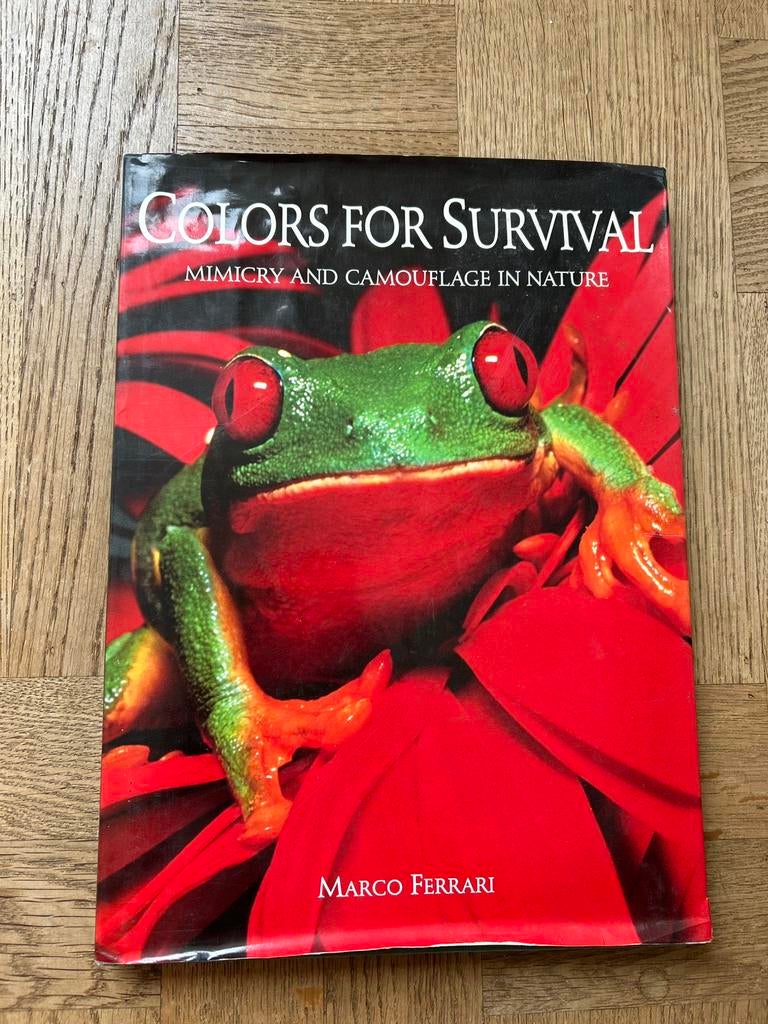 Colors for Survival - Marco Ferrari (Prachtig Fotoboek), Ophalen of Verzenden, Zo goed als nieuw, Natuur algemeen