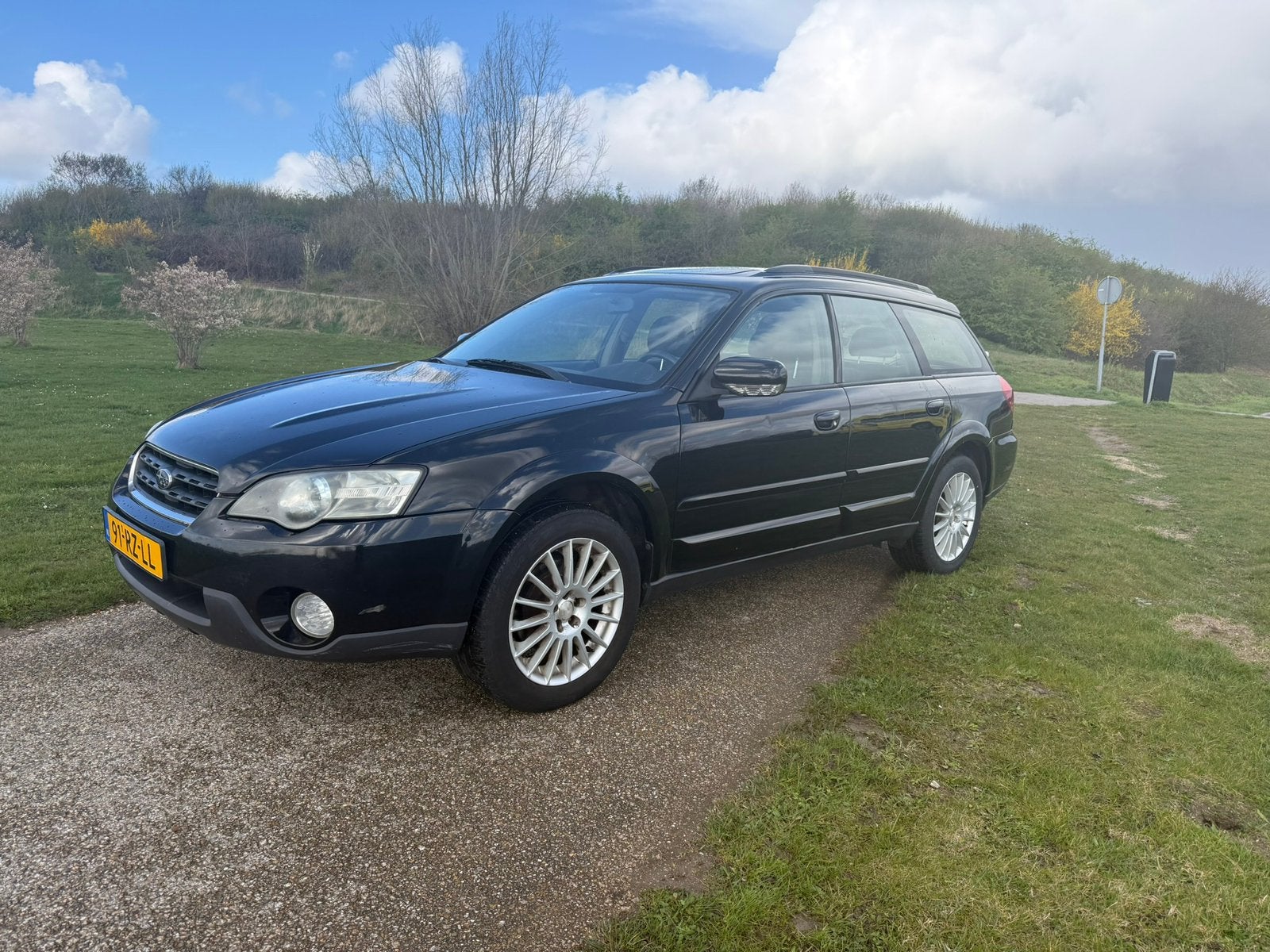 Subaru Legacy 2.5 Outback AWD 4x4 leder apk panoramadak, Auto's, Subaru, 4 cilinders, Legacy, Zwart, Handgeschakeld