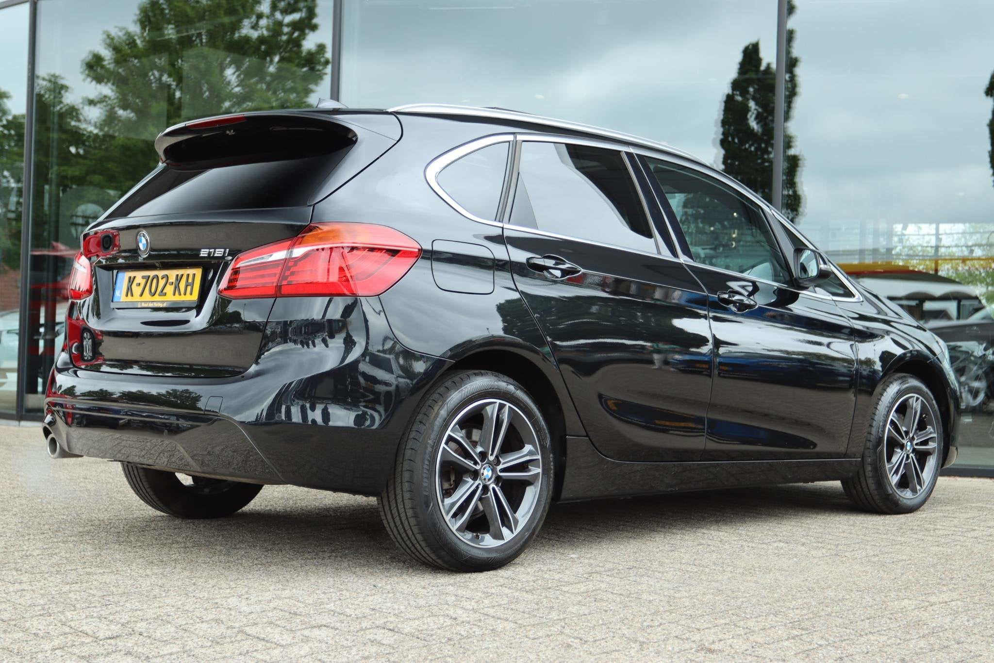 BMW 2-SERIE ACTIVE TOURER 218i HIGH EXECUTIVE ED AUT. | PANO, Auto's, 730 kg, Gebruikt, Zwart, Automatische klimaatregeling