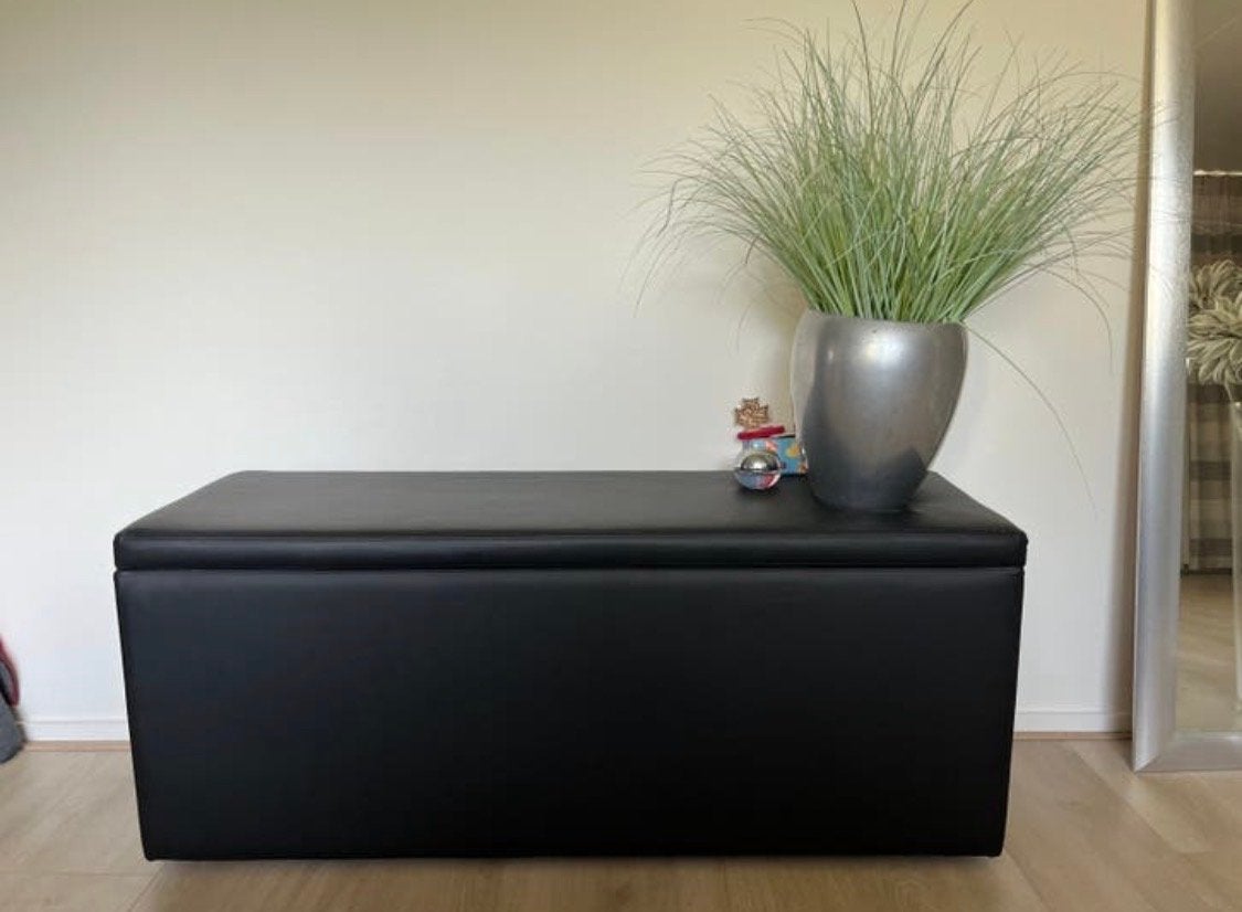 Zwarte dekenkist van kunstleer, Ophalen, Overige materialen, Gebruikt, 100 tot 150 cm