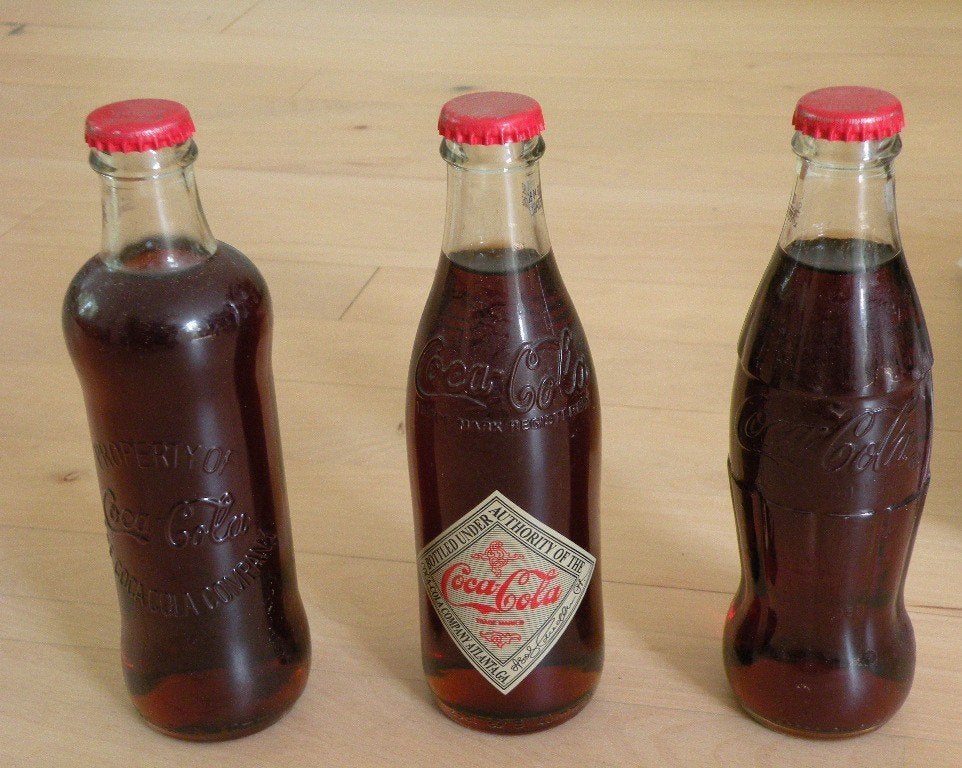 Coca-cola flesjes, oud. Gevuld en met originele dop., Ophalen of Verzenden, Zo goed als nieuw
