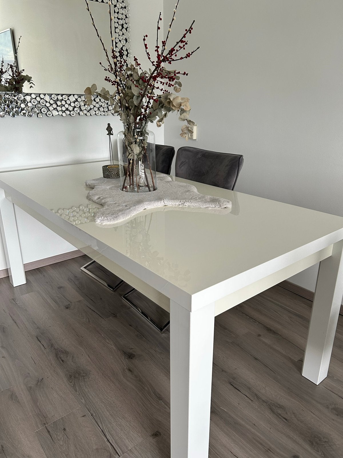 Moderne eettafel met 3 stoelen, bank en spiegel, Ophalen, Kunststof, Gebruikt, 50 tot 100 cm
