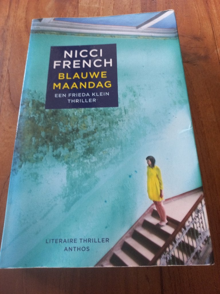 Nicci French - Blauwe maandag, Ophalen of Verzenden, Zo goed als nieuw