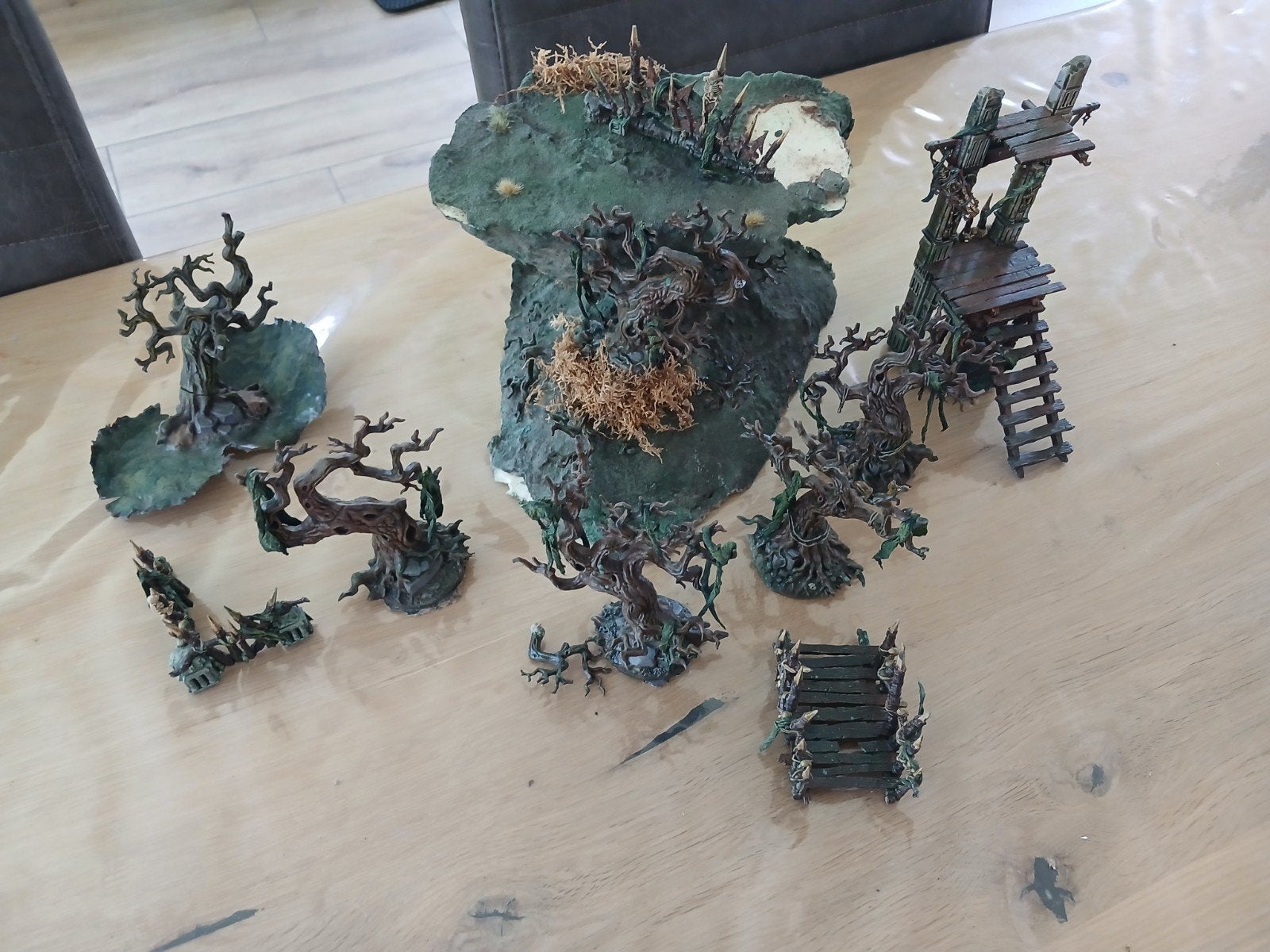 geschilderde Gnarlwood-terreinonderdelen uit de Warhammer Ag, Hobby en Vrije tijd, Ophalen of Verzenden, Warhammer