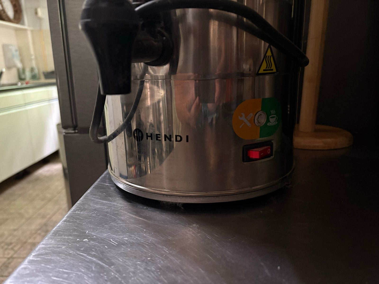 Hendi Koffie percolator - Grote capaciteit, Gebruikt, 10 kopjes of meer, Koffiemachine, Gemalen koffie