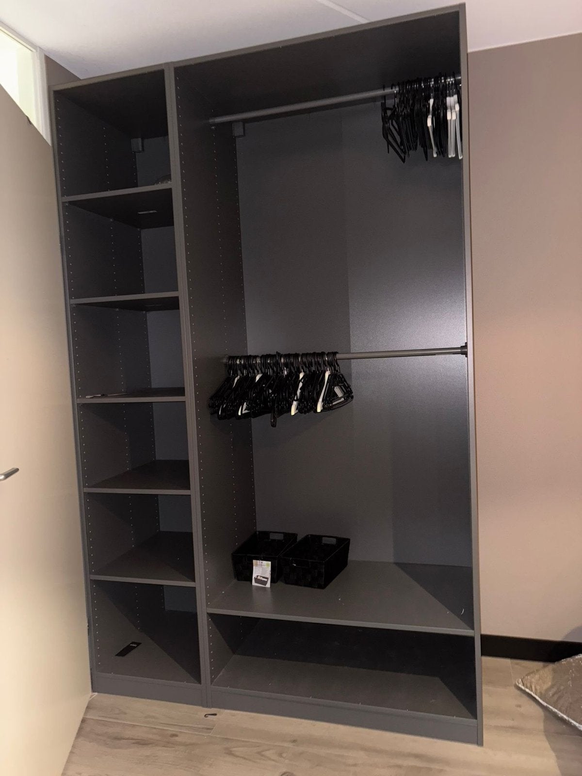 Grote pax kledingkast met hang- en legruimte Ikea, Met plank(en), 100 tot 150 cm, 200 cm of meer, Ophalen of Verzenden