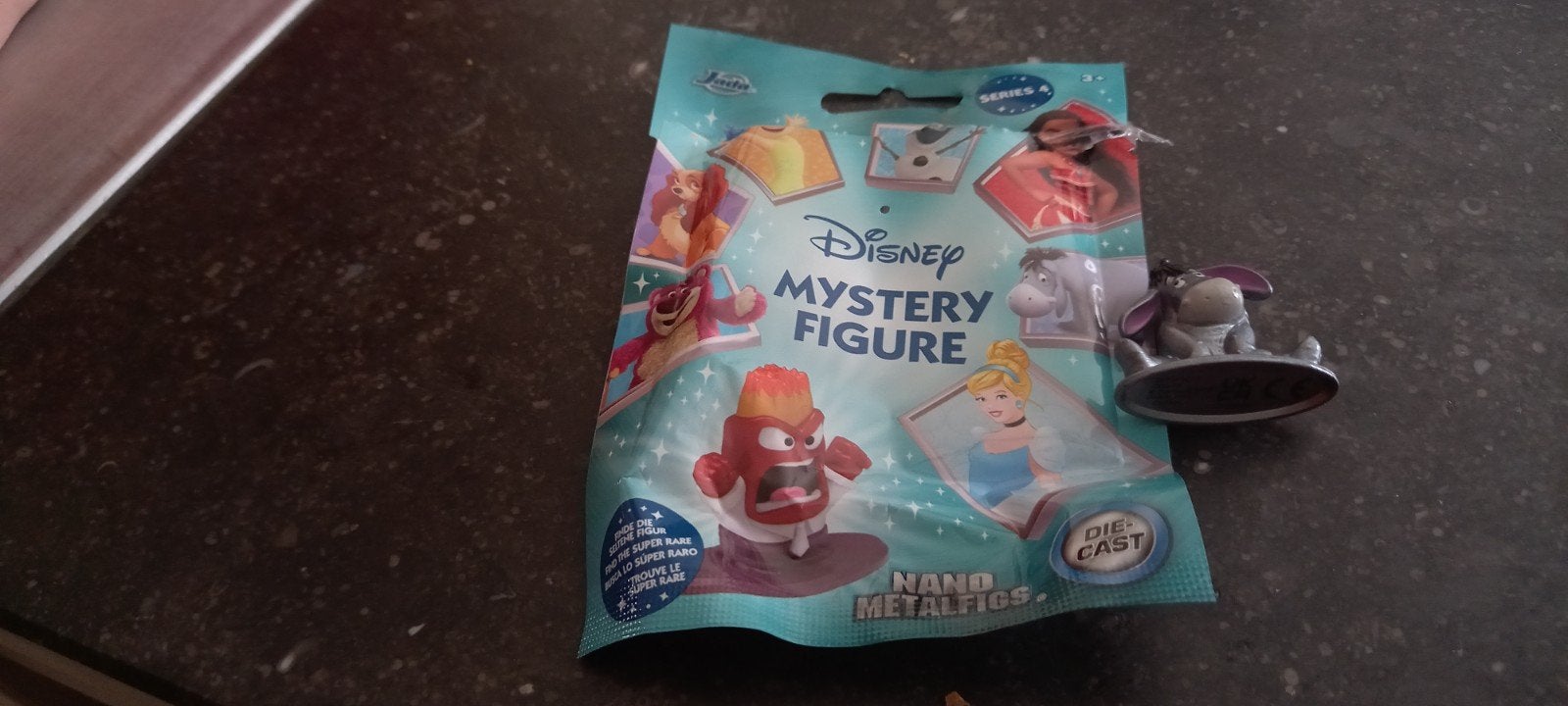 Disney Mystery Figure Knorretje (Eeyore) Nano Metalfigs, Ophalen of Verzenden, Overige figuren, Nieuw, Beeldje of Figuurtje