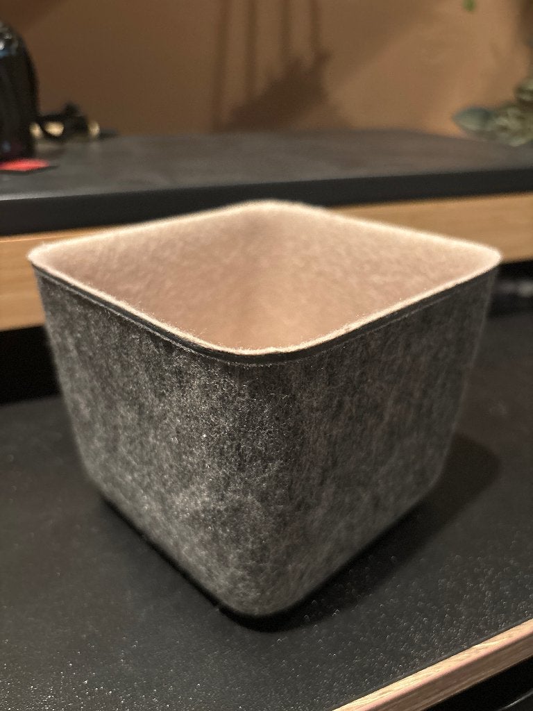 Vilt opbergbakje - grijs/beige, Minder dan 50 cm, Ophalen of Verzenden, Zo goed als nieuw, Minder dan 40 cm