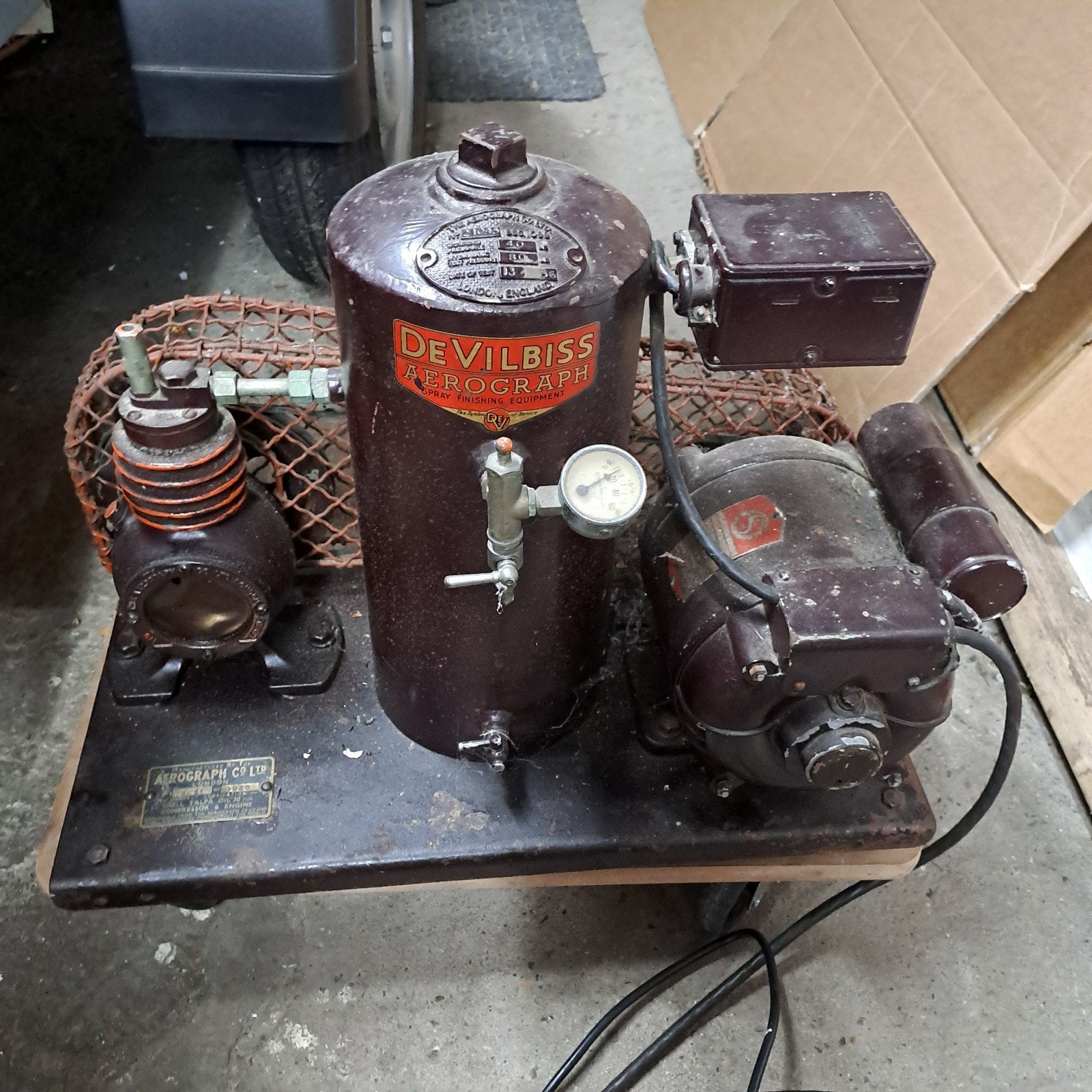 De Vilbiss aerograph compressor, Ophalen of Verzenden