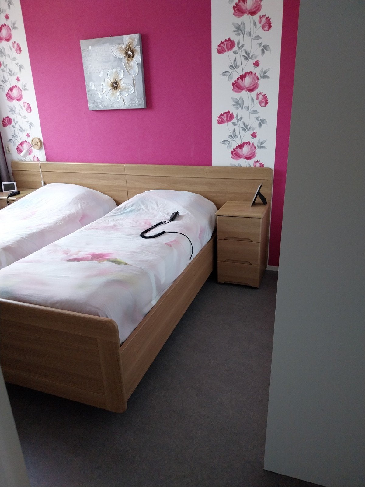 compleet bed met nachtkastjes,elektrische bodem,matras., Ophalen, Gebruikt, Tweepersoons