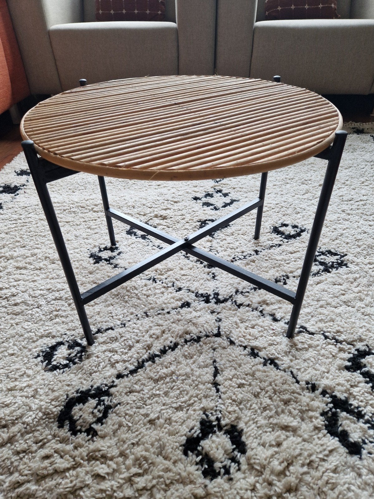 Bijzettafeltje, Minder dan 55 cm, Metaal of Aluminium, Rond, Ophalen