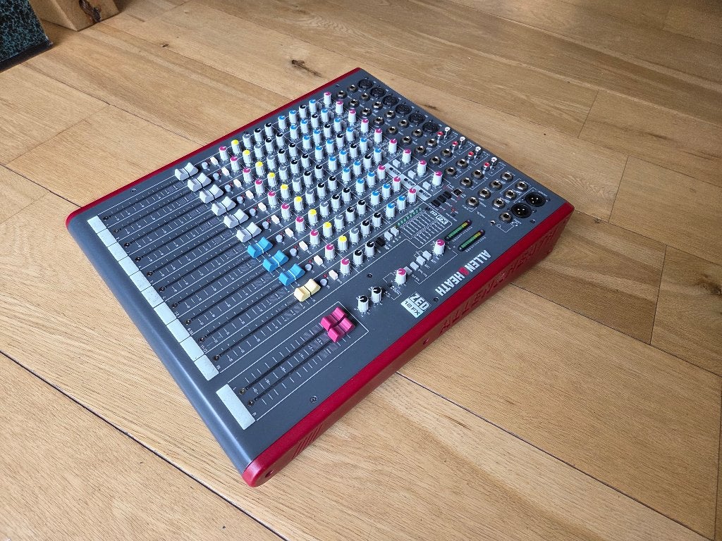 Allen & Heath Zed 12 FX mixer, Ophalen of Verzenden, Zo goed als nieuw, 10 tot 20 kanalen, Microfooningang