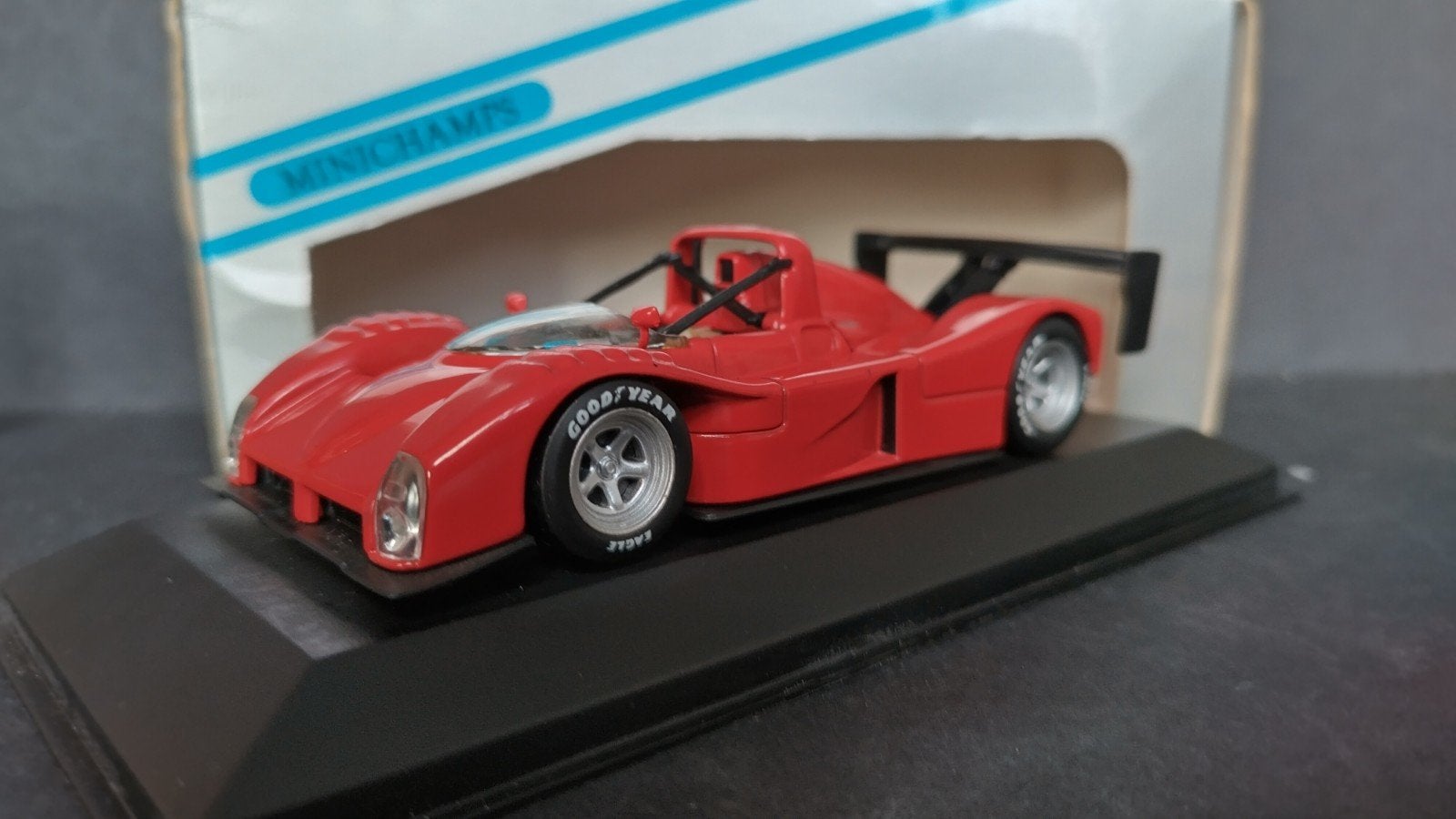 Ferrari 333 SP presentation 1:43 Minichamps Pol, Hobby en Vrije tijd, Modelauto's | 1:43, Overige merken, Aachen Germany., Auto
