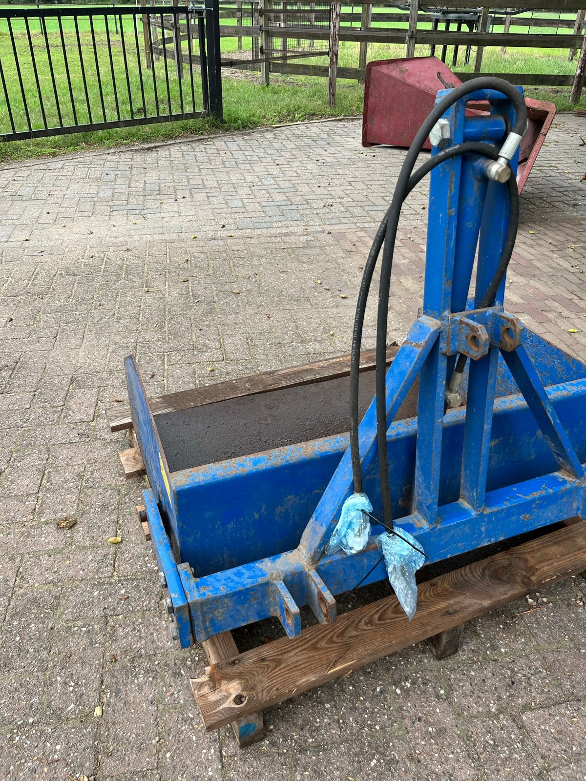 Hydraulische grondbak / kiepbak voor (mini)tractor, Ophalen, Akkerbouw, Overige typen